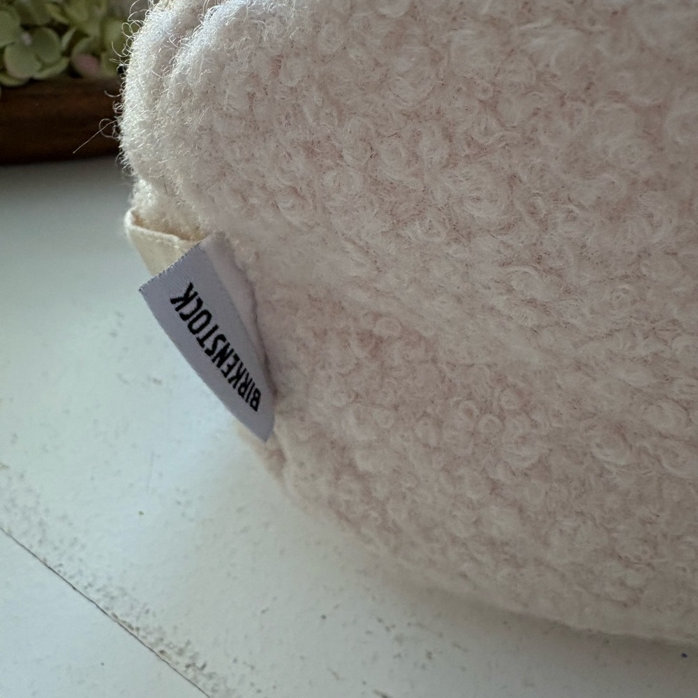 Birkenstock Soft cream Sherpa Cosmetic Bag - Picture 2 of 6